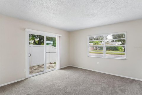 Villa ou maison à vendre à Pinellas Park, Floride: 3 chambres, 113.25 m2 № 2314940 - photo 10