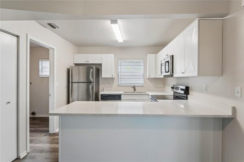 Villa ou maison à vendre à Pinellas Park, Floride: 3 chambres, 113.25 m2 № 2314940 - photo 7