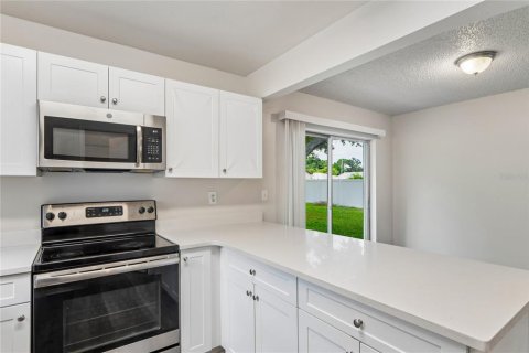 Villa ou maison à vendre à Pinellas Park, Floride: 3 chambres, 113.25 m2 № 2314940 - photo 8