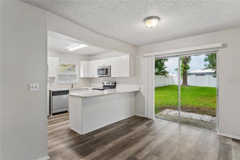 Villa ou maison à vendre à Pinellas Park, Floride: 3 chambres, 113.25 m2 № 2314940 - photo 9