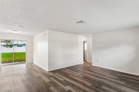 Villa ou maison à vendre à Pinellas Park, Floride: 3 chambres, 113.25 m2 № 2314940 - photo 3