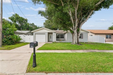 Villa ou maison à Pinellas Park, Floride 3 chambres, 113.25 m2 № 2314940