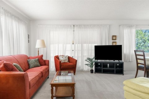 Condo in New Port Richey, Florida, 2 bedrooms  № 1613027 - photo 10