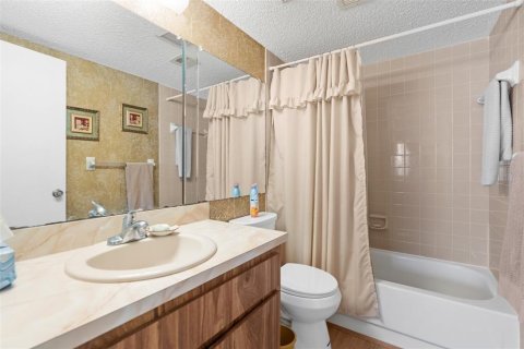 Condo in New Port Richey, Florida, 2 bedrooms  № 1613027 - photo 23