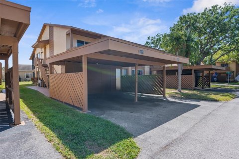 Condo in New Port Richey, Florida, 2 bedrooms  № 1613027 - photo 2