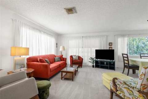 Condo in New Port Richey, Florida, 2 bedrooms  № 1613027 - photo 5
