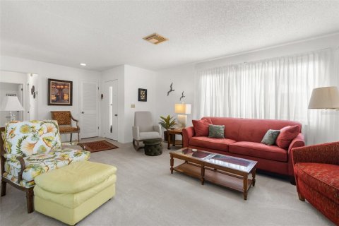 Condo in New Port Richey, Florida, 2 bedrooms  № 1613027 - photo 7