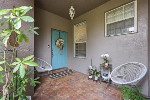House in Sunrise, Florida 3 bedrooms, 133.22 sq.m. № 2066230 - photo 2
