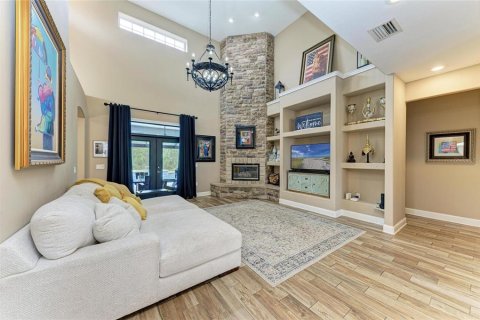 House in Bradenton, Florida 4 bedrooms, 266.63 sq.m. № 1602779 - photo 9