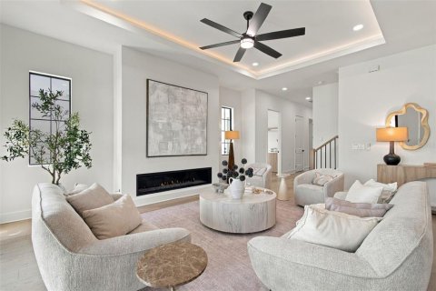 House in Tampa, Florida 4 bedrooms, 287.07 sq.m. № 2394079 - photo 6
