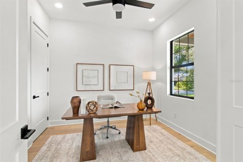 House in Tampa, Florida 4 bedrooms, 287.07 sq.m. № 2394079 - photo 22