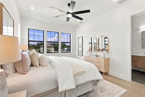 House in Tampa, Florida 4 bedrooms, 287.07 sq.m. № 2394079 - photo 26