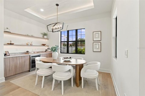 House in Tampa, Florida 4 bedrooms, 287.07 sq.m. № 2394079 - photo 7