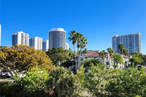 Condominio en venta en Aventura, Florida, 3 dormitorios, 149.57 m2 № 2152958 - foto 11