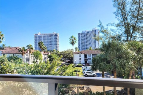 Condominio en venta en Aventura, Florida, 3 dormitorios, 149.57 m2 № 2152958 - foto 10