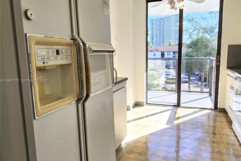 Condominio en venta en Aventura, Florida, 3 dormitorios, 149.57 m2 № 2152958 - foto 27