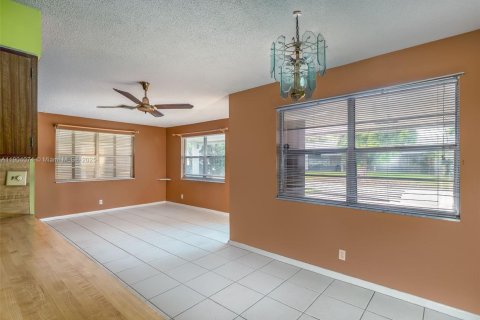Immobilier commercial à vendre à Davie, Floride: 171.78 m2 № 1956342 - photo 18