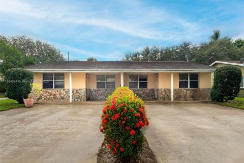 Immobilier commercial à vendre à Davie, Floride: 171.78 m2 № 1956342 - photo 2