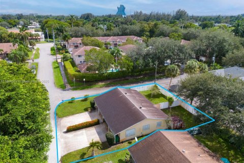 Immobilier commercial à vendre à Davie, Floride: 171.78 m2 № 1956342 - photo 1