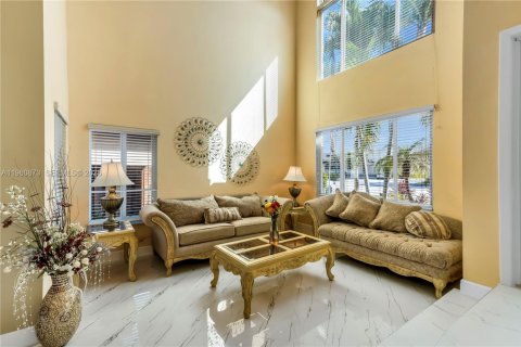 Купить виллу или дом в Майами, Флорида 4 спальни, 230.58м2, № 2022060 - фото 9