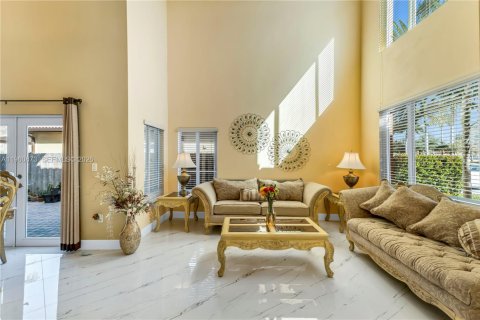 Купить виллу или дом в Майами, Флорида 4 спальни, 230.58м2, № 2022060 - фото 10