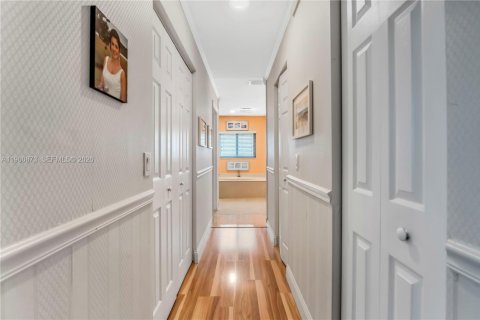 Купить виллу или дом в Майами, Флорида 4 спальни, 230.58м2, № 2022060 - фото 28