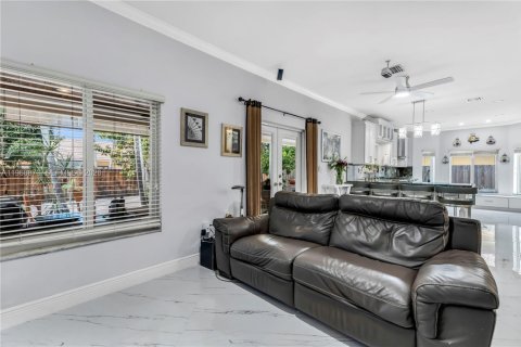 Купить виллу или дом в Майами, Флорида 4 спальни, 230.58м2, № 2022060 - фото 18