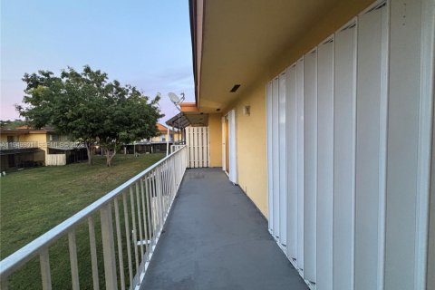 Купить таунхаус в Майами, Флорида 2 спальни, 128.67м2, № 2005719 - фото 25