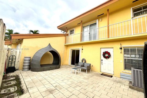 Купить таунхаус в Майами, Флорида 2 спальни, 128.67м2, № 2005719 - фото 1