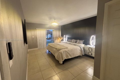 Купить таунхаус в Майами, Флорида 2 спальни, 128.67м2, № 2005719 - фото 27