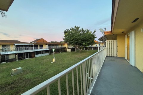 Купить таунхаус в Майами, Флорида 2 спальни, 128.67м2, № 2005719 - фото 23