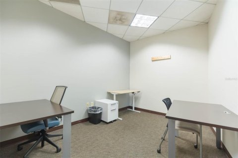 Propiedad comercial en alquiler en Tampa, Florida, 69148.55 m2 № 1721553 - foto 10