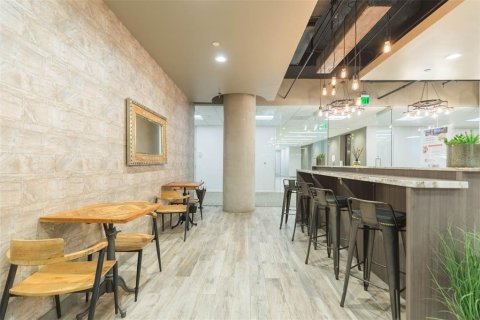 Propiedad comercial en alquiler en Tampa, Florida, 69148.55 m2 № 1721553 - foto 7