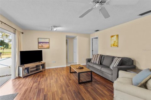 House in Sarasota, Florida 3 bedrooms, 179.86 sq.m. № 2309887 - photo 27
