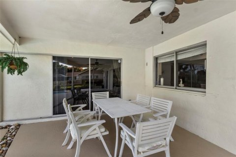 House in Sarasota, Florida 3 bedrooms, 179.86 sq.m. № 2309887 - photo 21