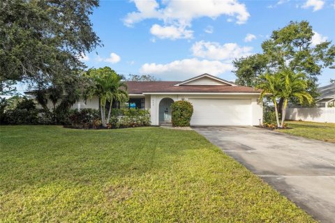 House in Sarasota, Florida 3 bedrooms, 179.86 sq.m. № 2309887