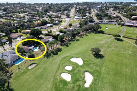 House in Sarasota, Florida 3 bedrooms, 179.86 sq.m. № 2309887 - photo 3