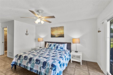 House in Sarasota, Florida 3 bedrooms, 179.86 sq.m. № 2309887 - photo 23