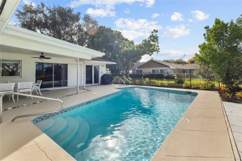 House in Sarasota, Florida 3 bedrooms, 179.86 sq.m. № 2309887 - photo 7