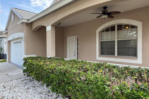 House in Temple Terrace, Florida 3 bedrooms, 157.1 sq.m. № 2258392 - photo 5