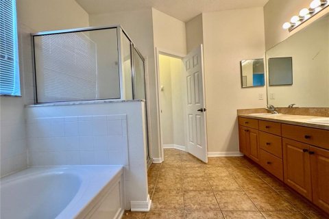 House in Temple Terrace, Florida 3 bedrooms, 157.1 sq.m. № 2258392 - photo 17