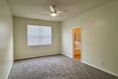 House in Temple Terrace, Florida 3 bedrooms, 157.1 sq.m. № 2258392 - photo 13