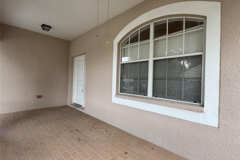 House in Temple Terrace, Florida 3 bedrooms, 157.1 sq.m. № 2258392 - photo 3