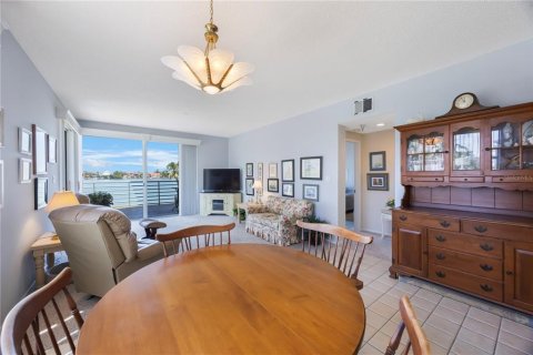 Copropriété à vendre à Saint Pete Beach, Floride: 2 chambres, 120.77 m2 № 1719576 - photo 15