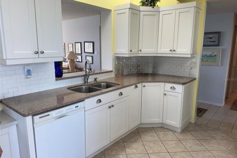 Copropriété à vendre à Saint Pete Beach, Floride: 2 chambres, 120.77 m2 № 1719576 - photo 10