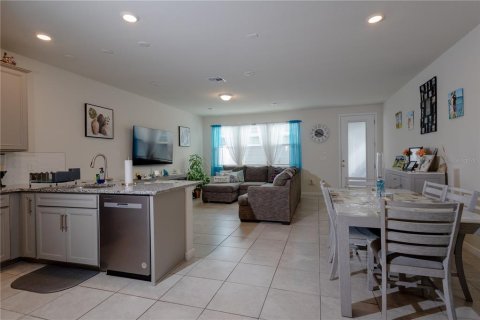 Townhouse in Orlando, Florida 4 bedrooms, 155.61 sq.m. № 1586832 - photo 14