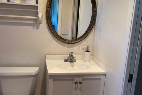 Condo in Saint Petersburg, Florida, 2 bedrooms  № 2101820 - photo 19