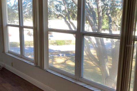 Condo in Saint Petersburg, Florida, 2 bedrooms  № 2101820 - photo 17