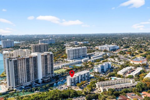 Condominio en venta en Miami, Florida, 2 dormitorios, 109.81 m2 № 2033466 - foto 6