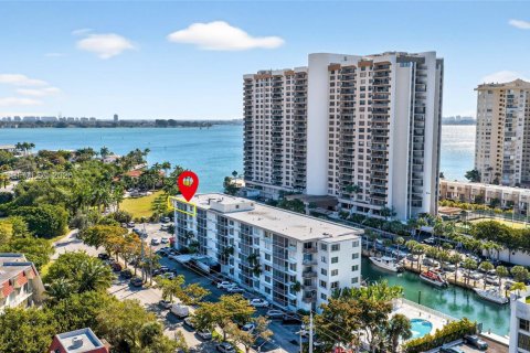 Condominio en venta en Miami, Florida, 2 dormitorios, 109.81 m2 № 2033466 - foto 4